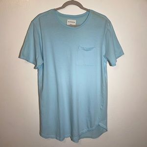 Light Colored Sky Blue Soft Long Fit Short Sleeve Pocket Shirt Size Medium
